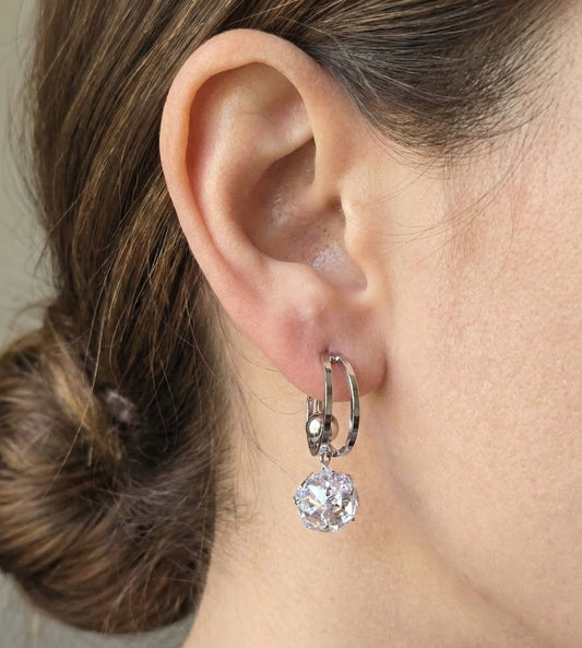Earrings with Sparkling Drop