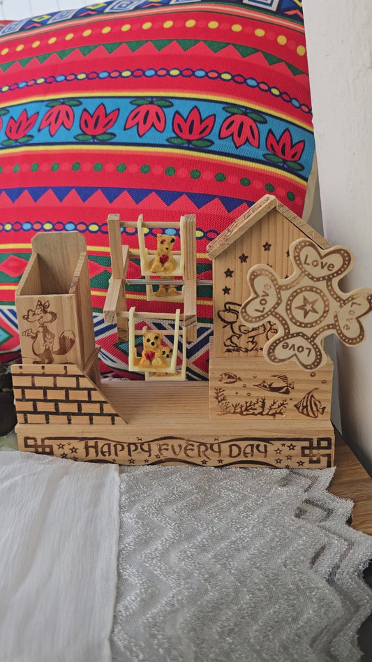 Wooden Musical Pen/Pencil Stand