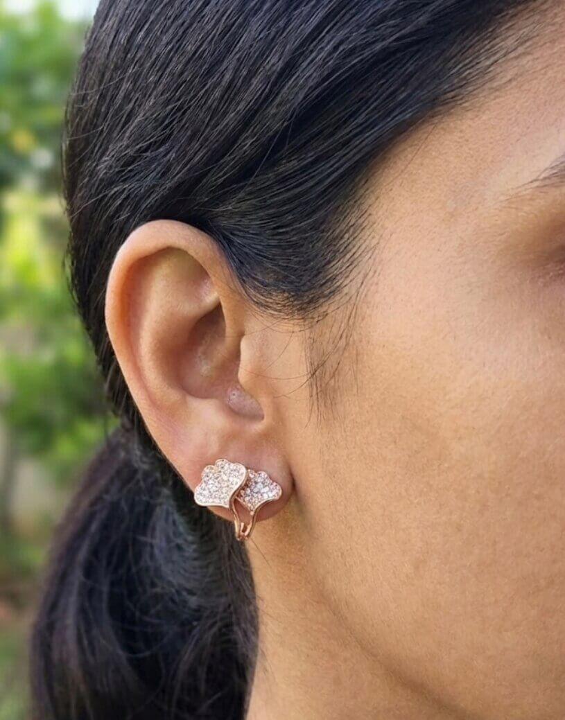 Ginkgo leaf-shaped stud earrings