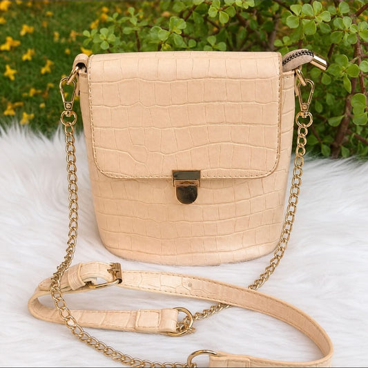 Cream Croc Texture Sling Bag for Women | Compact Crossbody Shoulder Bag with Chain Strap