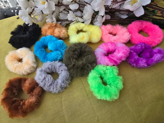 Fur scrunchies (1pc)