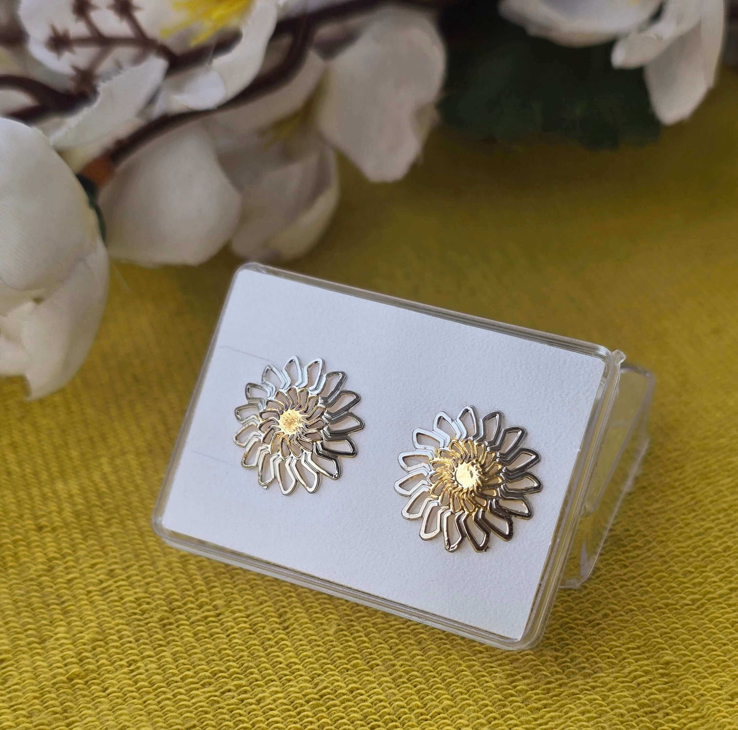 Filigree Floral Studs Earrings with a gold-toned center