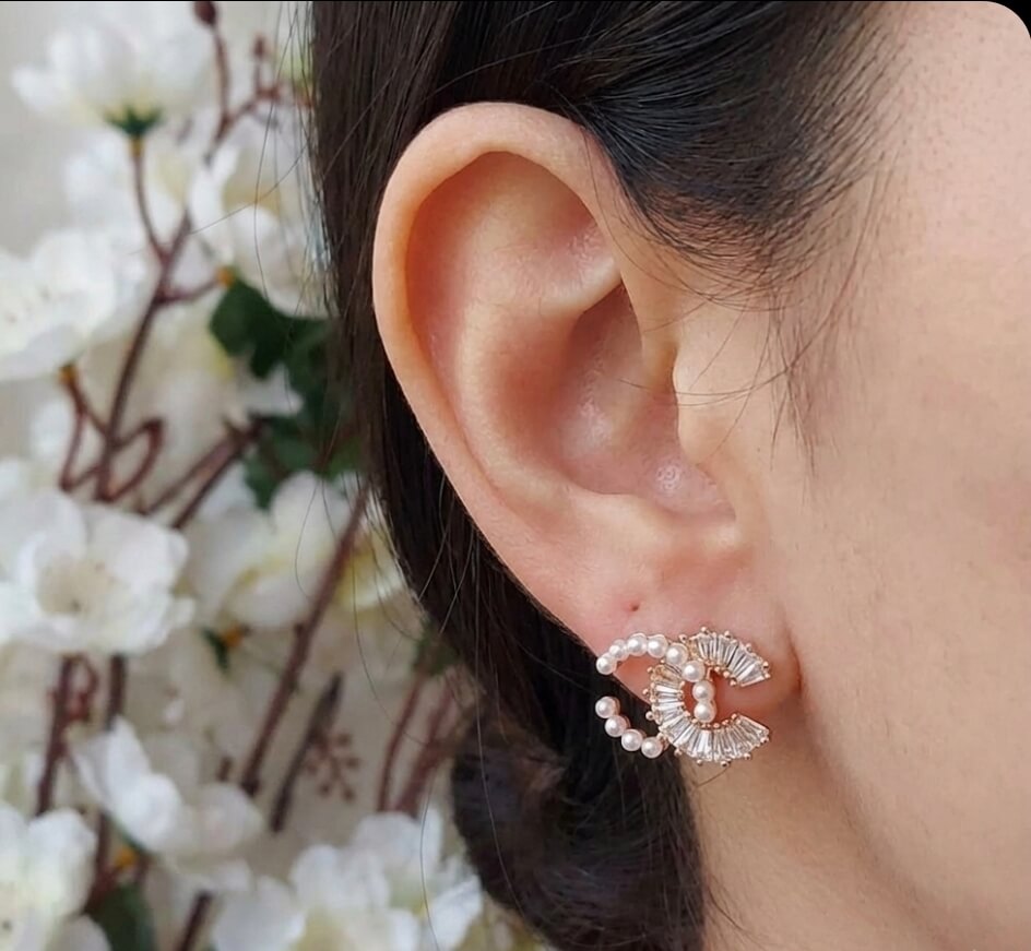 Antitarnish AD and pearl studded Double C earrings