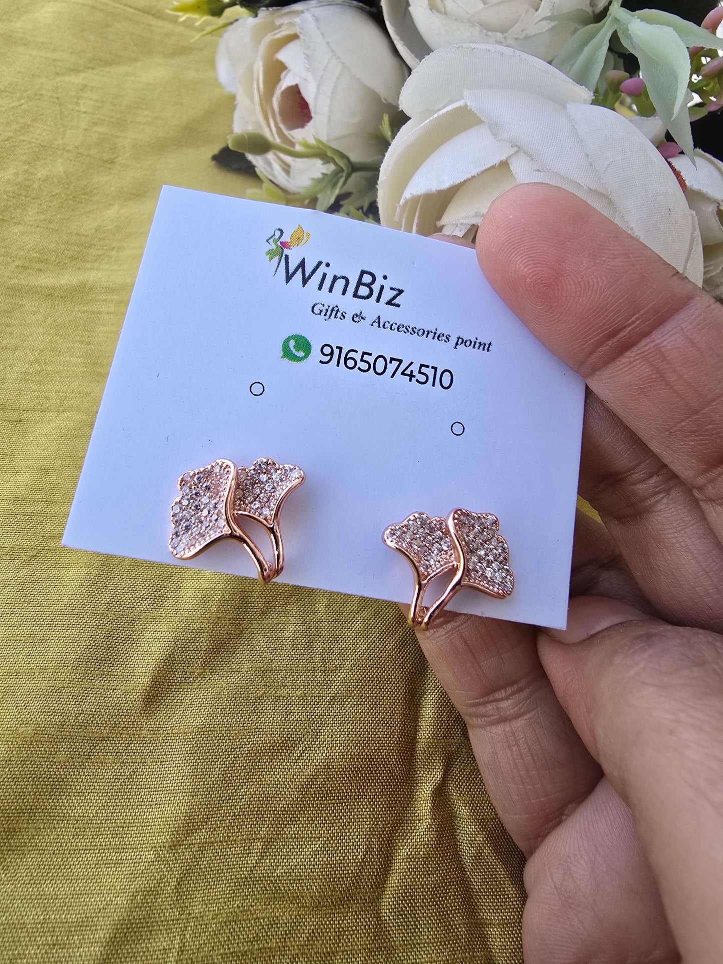 Ginkgo leaf-shaped stud earrings