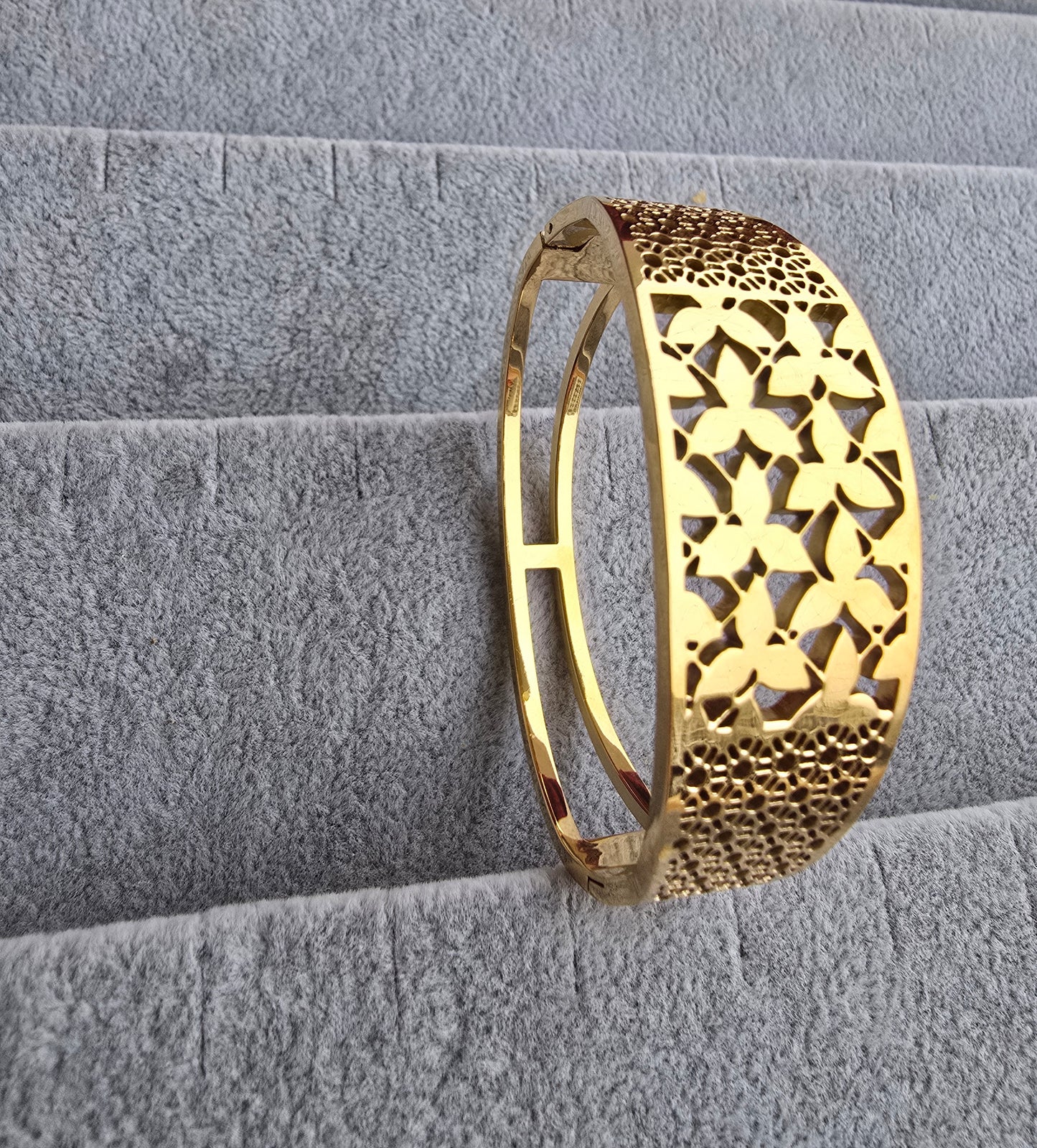 Antitarnish Filgiri Pattern Openable Bracelet