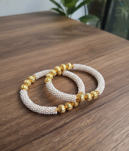 Pearl and gold-plated beaded bangles